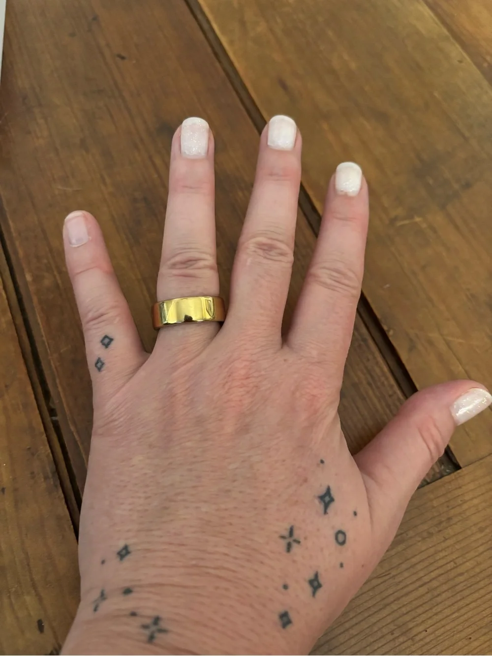 Oura Ring 4 Gold with Accessories